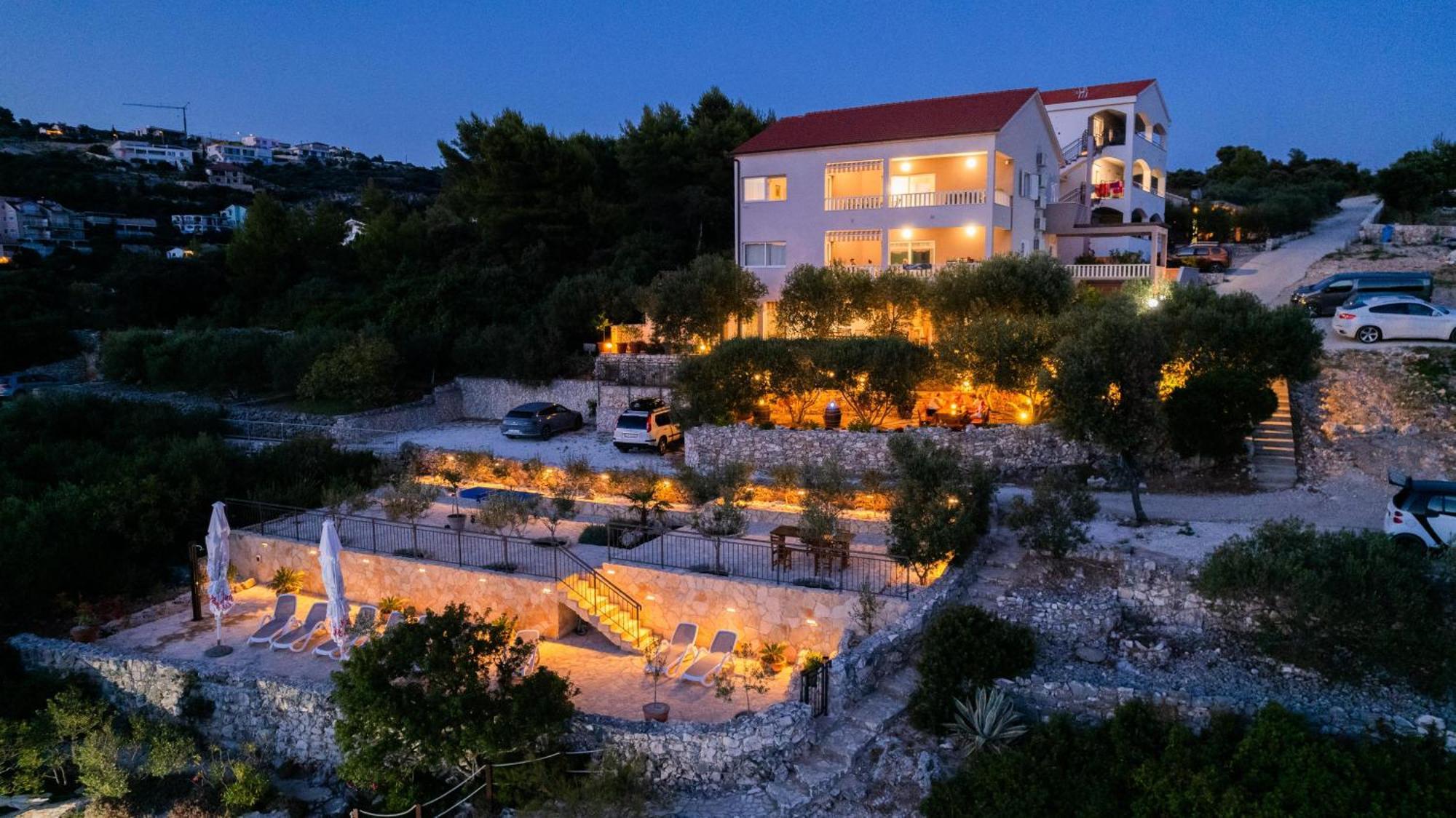 Apartmani Babic Севид Экстерьер фото
